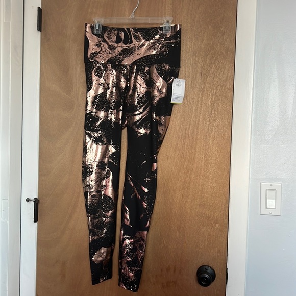 Old Navy Pants - Old Navy Athletic Extra High Rise Legging Size L